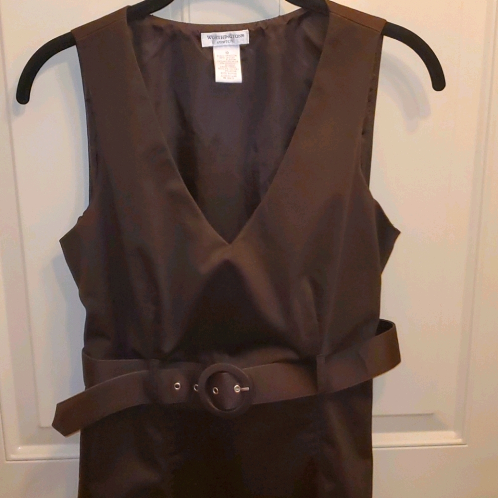 Belted brown sleeveless v neck dress